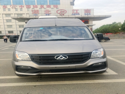 上汽大通V80長(zhǎng)軸高頂B型房車